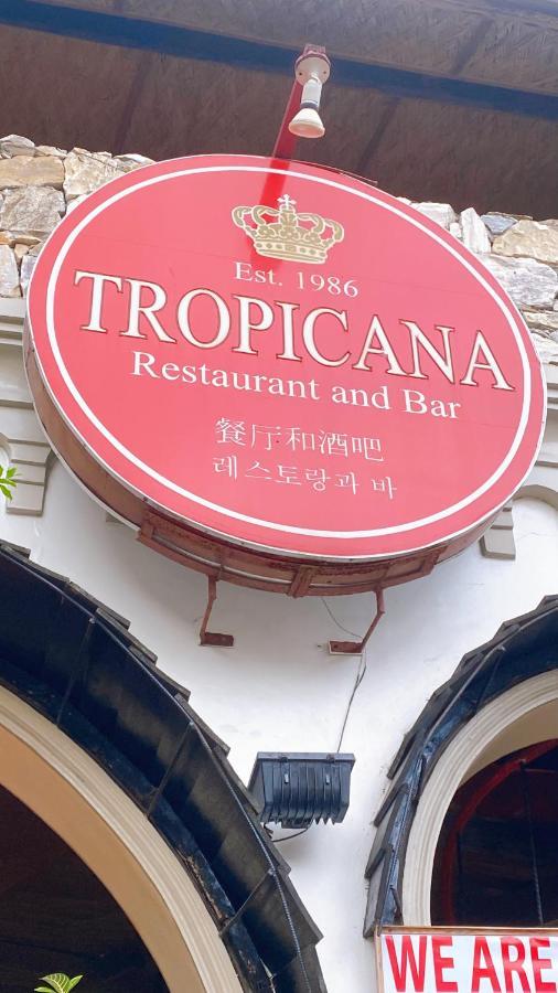 Tropicana Castle Dive Resort Powered By Cocotel Puerto Galera Ngoại thất bức ảnh