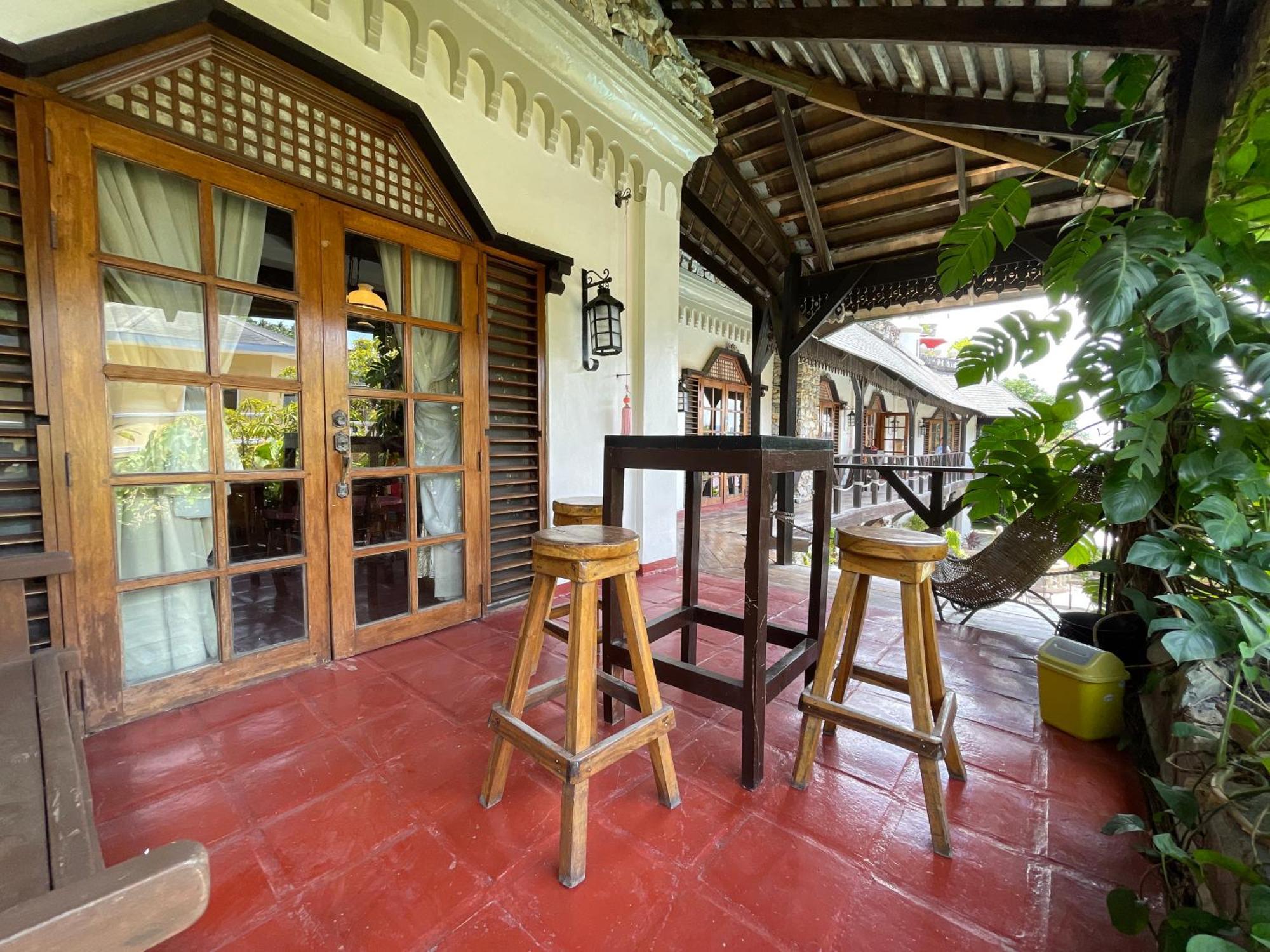 Tropicana Castle Dive Resort Powered By Cocotel Puerto Galera Phòng bức ảnh